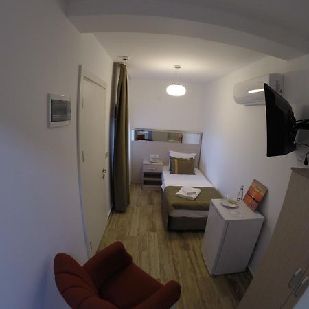 אורלה Yakamoz Otel מראה חיצוני תמונה