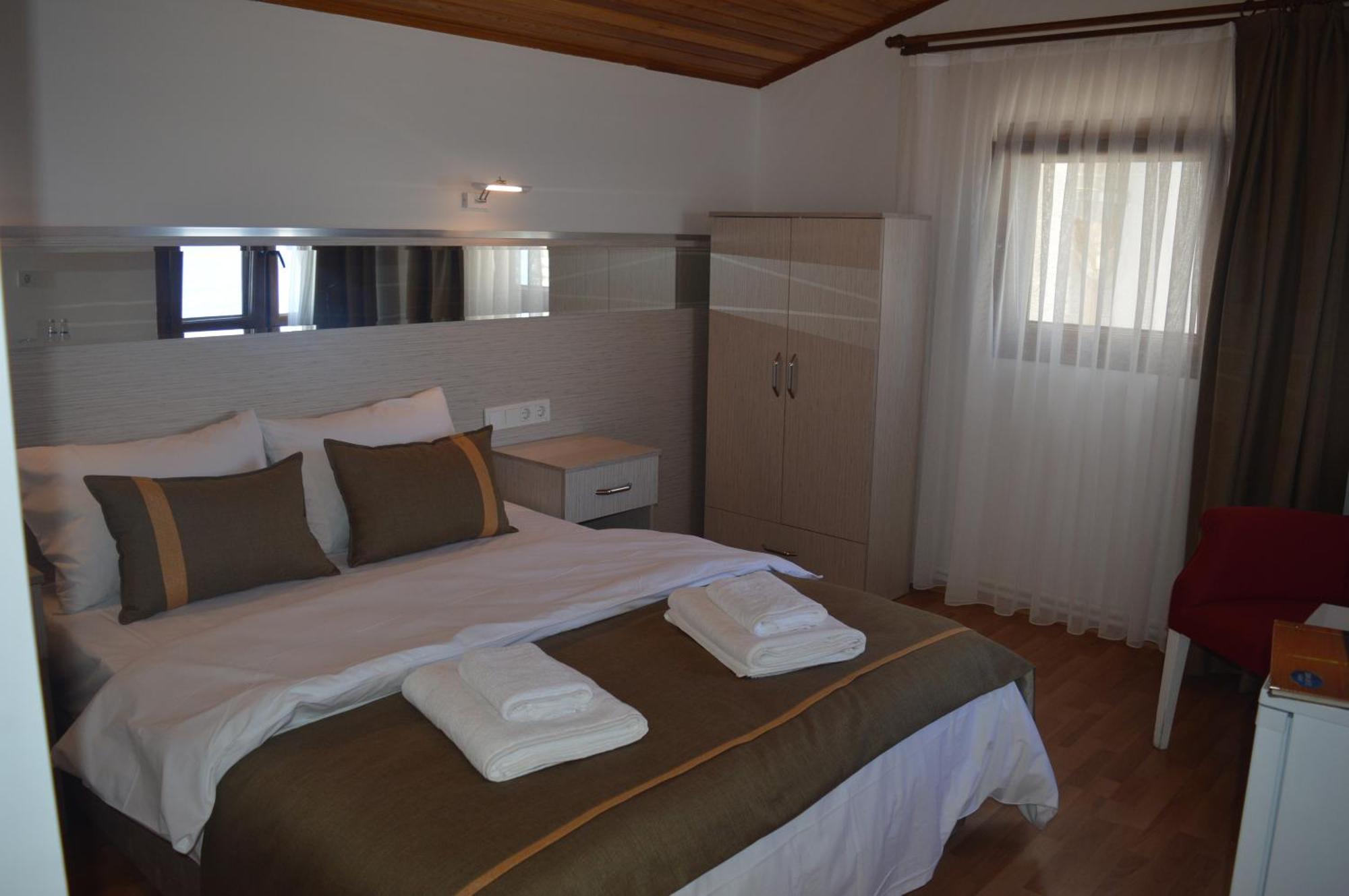 אורלה Yakamoz Otel מראה חיצוני תמונה
