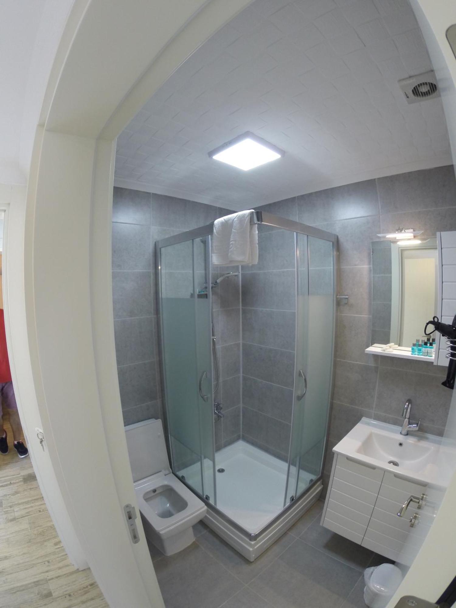 אורלה Yakamoz Otel מראה חיצוני תמונה