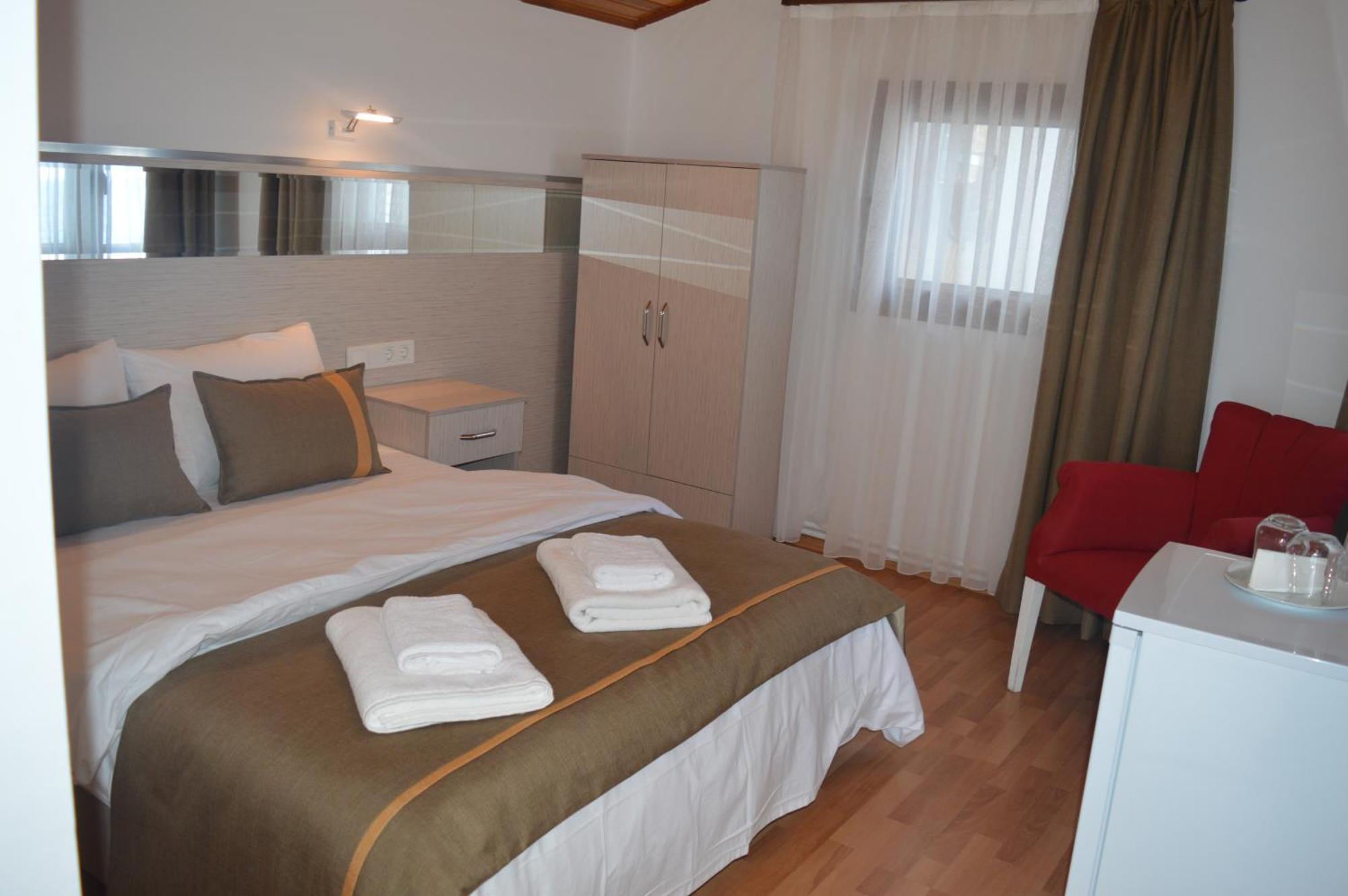 אורלה Yakamoz Otel מראה חיצוני תמונה